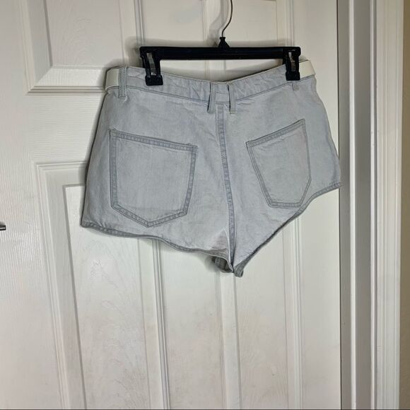 Missguided Double Belt Buckle High Rise Jean Short - Picture 6 of 9